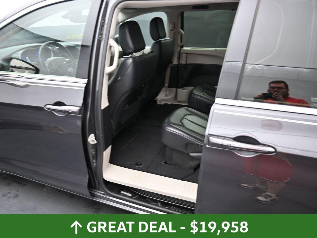 used 2022 Chrysler Pacifica car, priced at $19,958