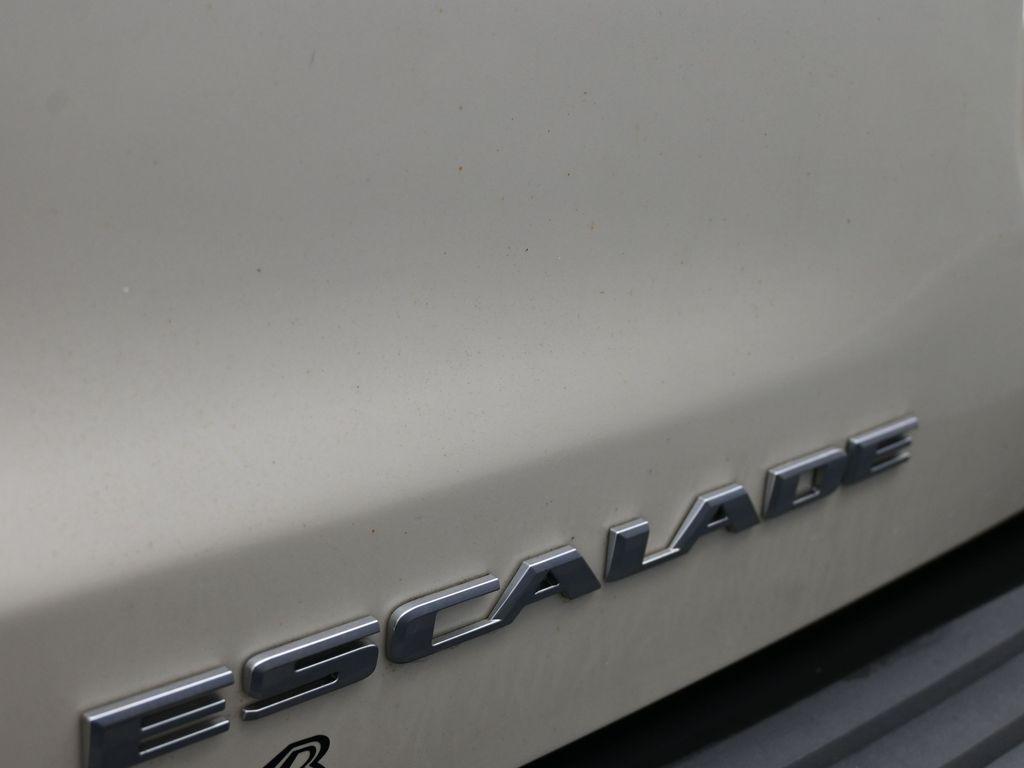 used 2015 Cadillac Escalade ESV car, priced at $19,018