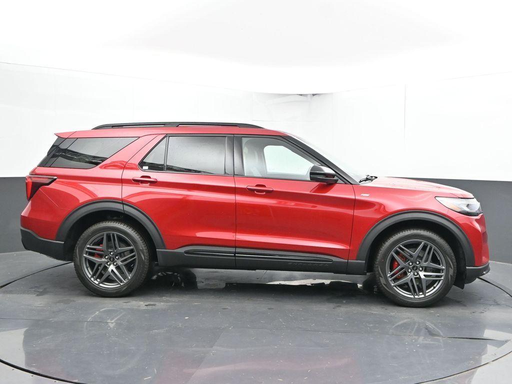 new 2025 Ford Explorer car, priced at $49,968