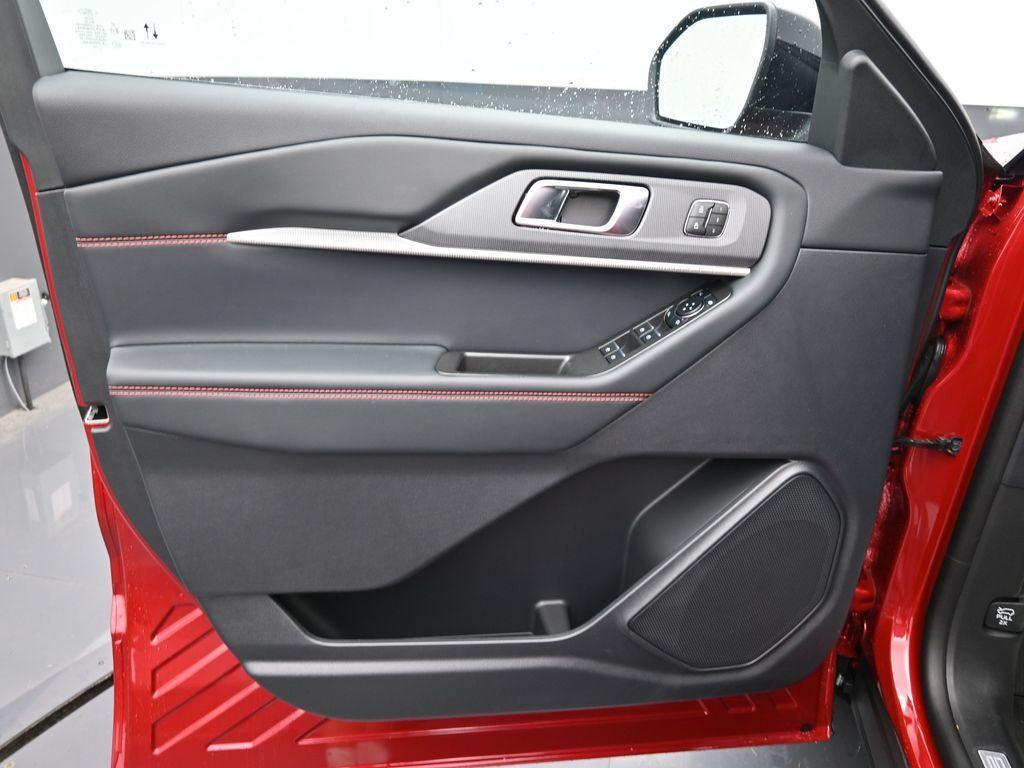 new 2025 Ford Explorer car, priced at $49,968