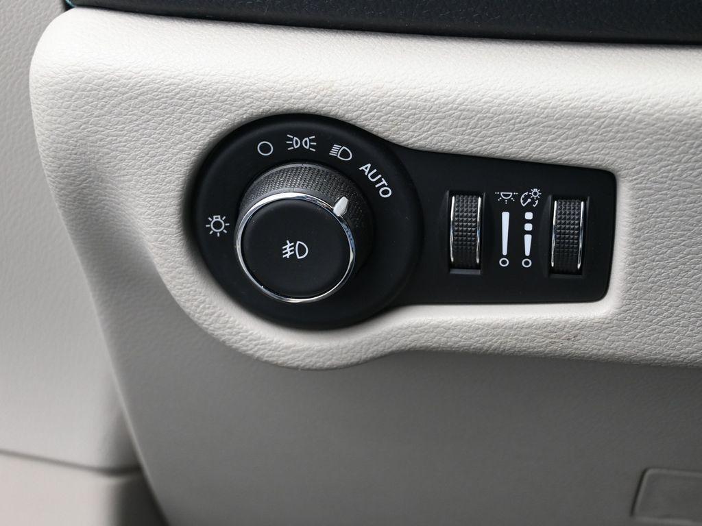 used 2018 Chrysler Pacifica Hybrid car, priced at $14,724