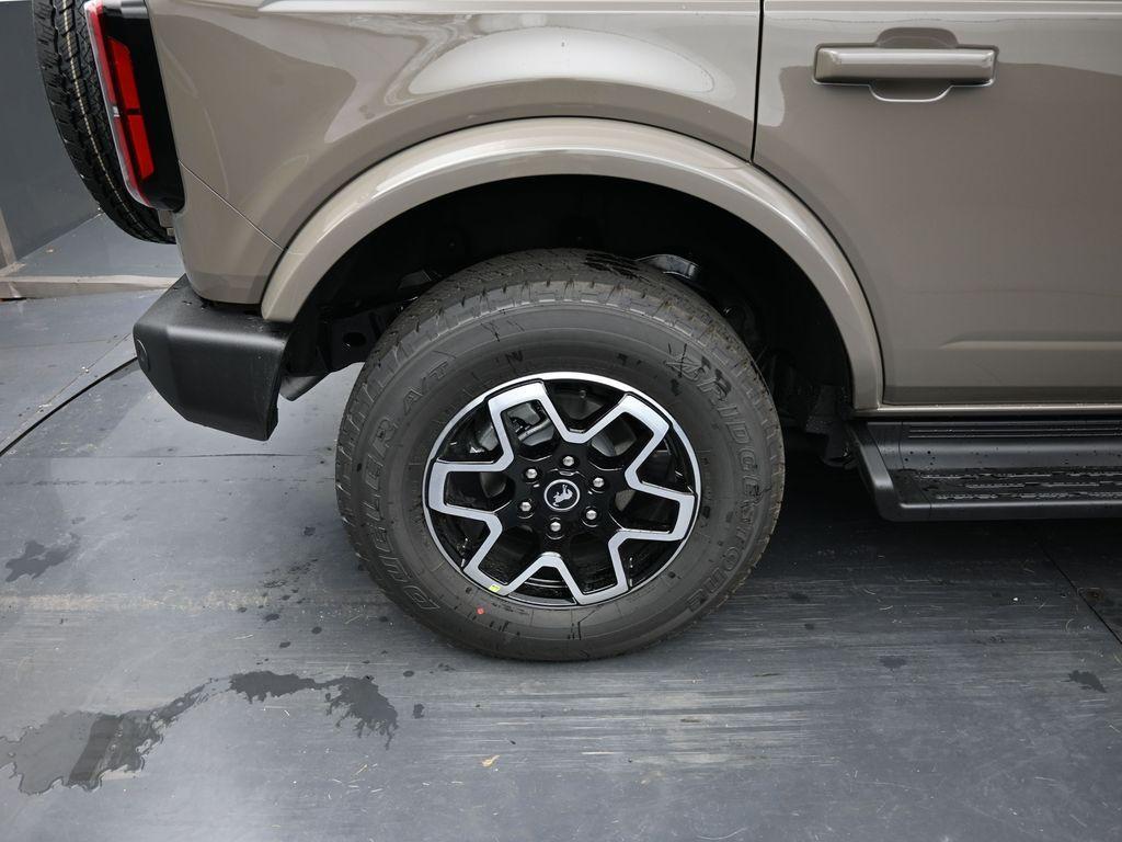new 2025 Ford Bronco car, priced at $48,393