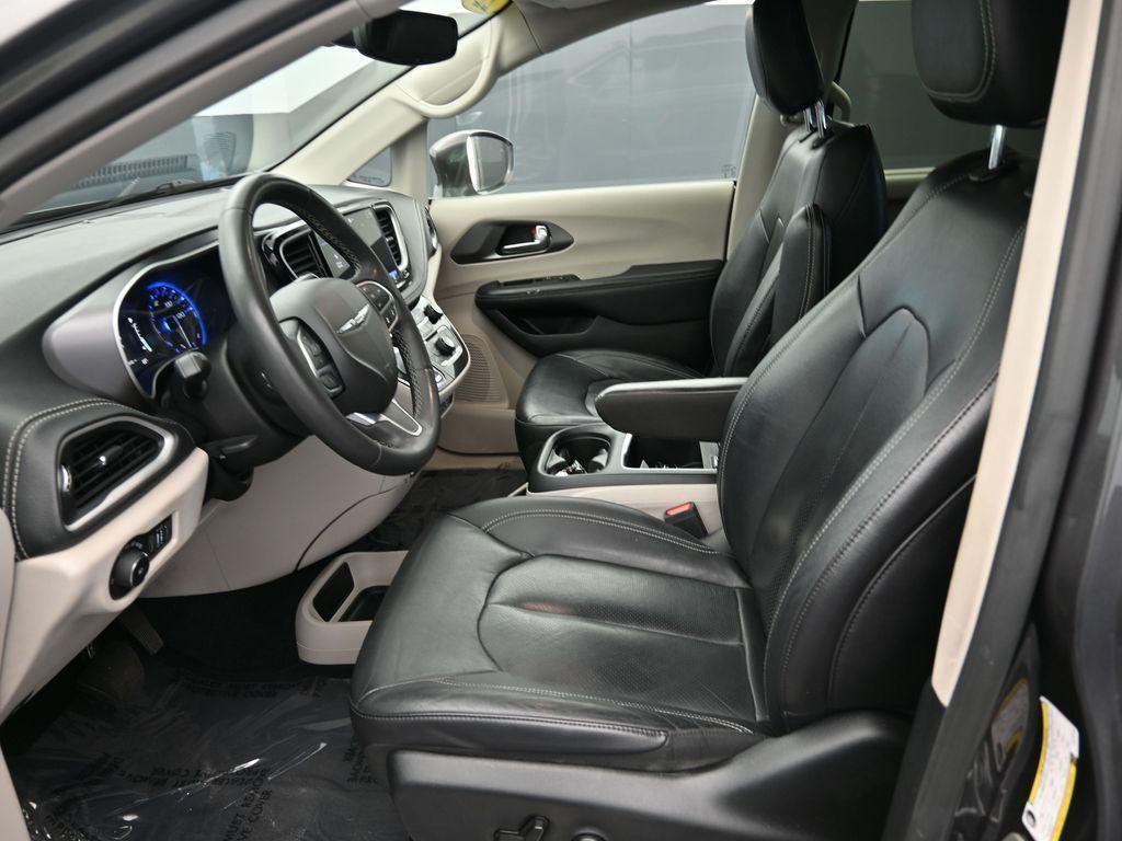 used 2022 Chrysler Pacifica car, priced at $21,394