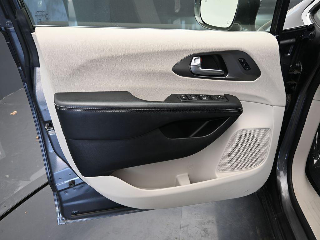 used 2022 Chrysler Pacifica car, priced at $21,394
