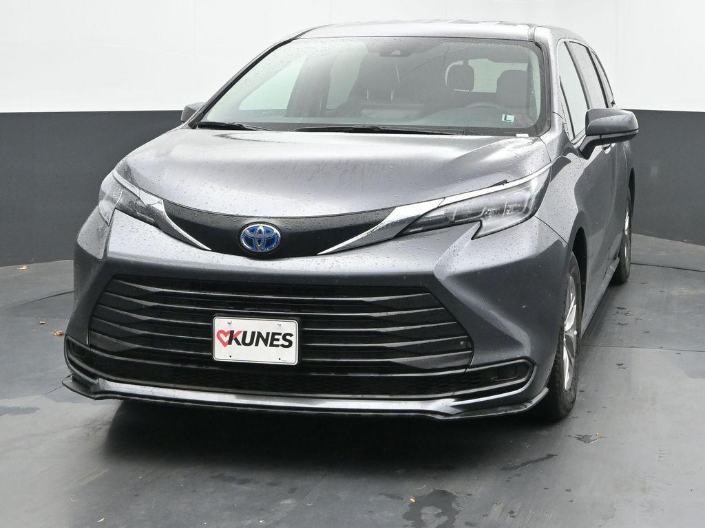 used 2025 Toyota Sienna car, priced at $42,238