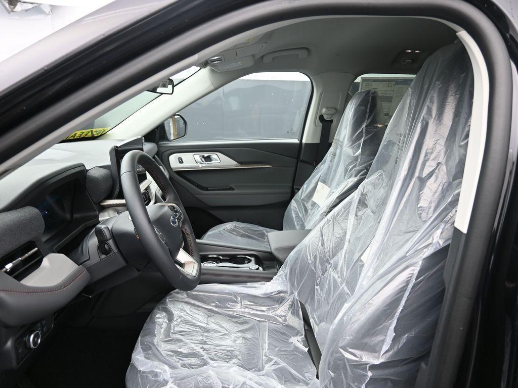 new 2025 Ford Explorer car, priced at $46,296