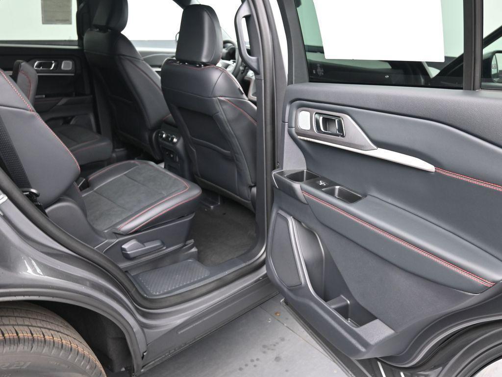 new 2025 Ford Explorer car, priced at $61,685