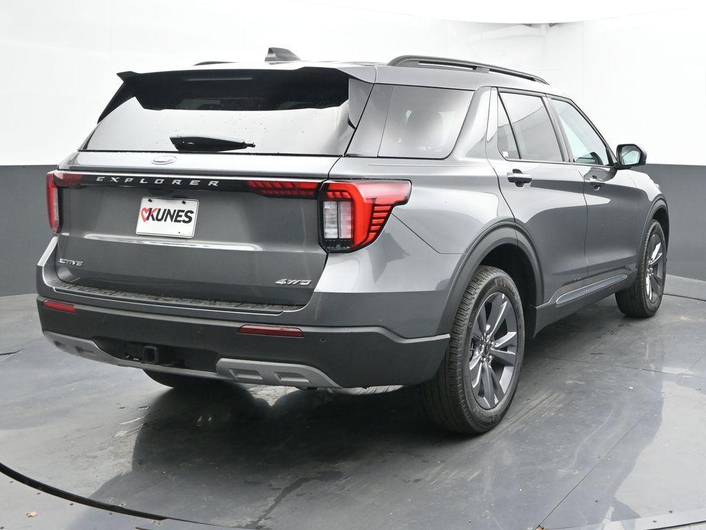 new 2025 Ford Explorer car, priced at $46,896