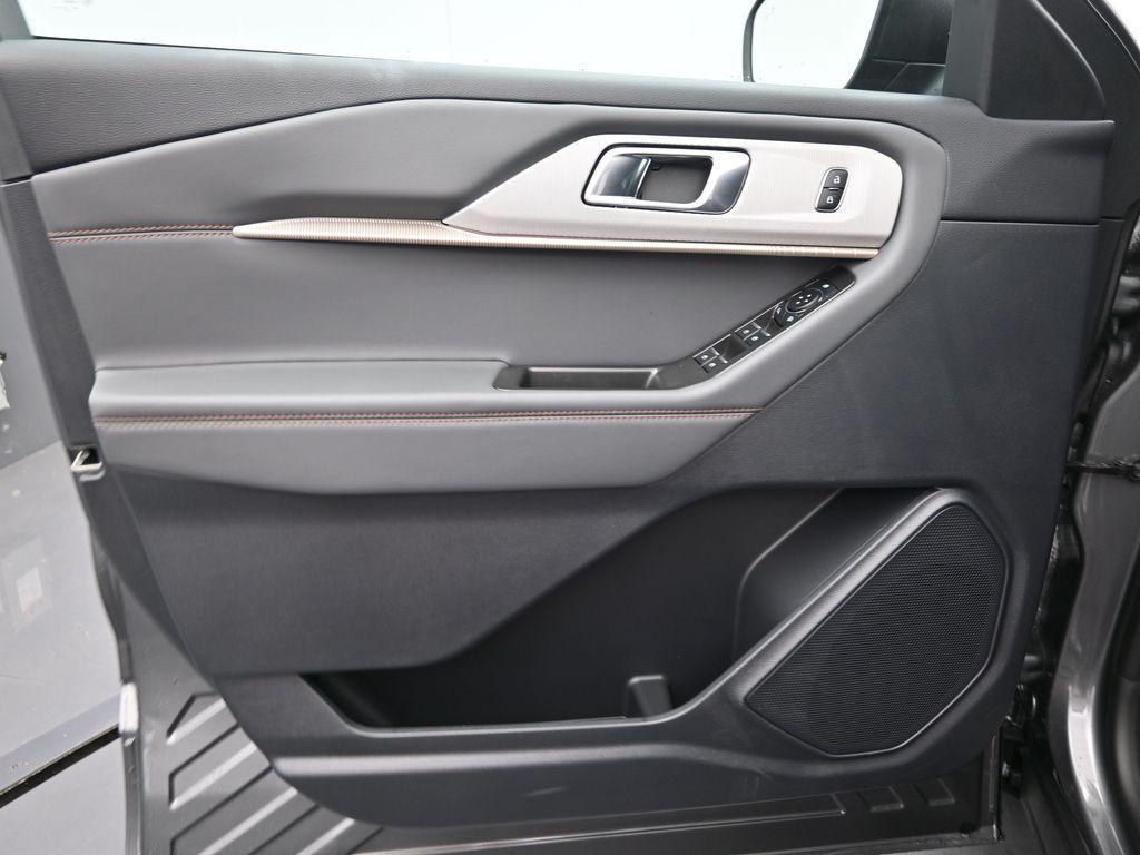 new 2025 Ford Explorer car, priced at $46,896