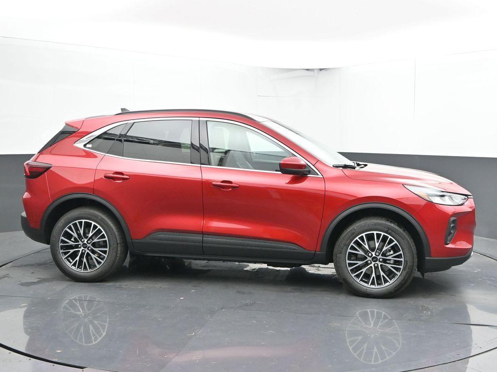 new 2025 Ford Escape car, priced at $29,675