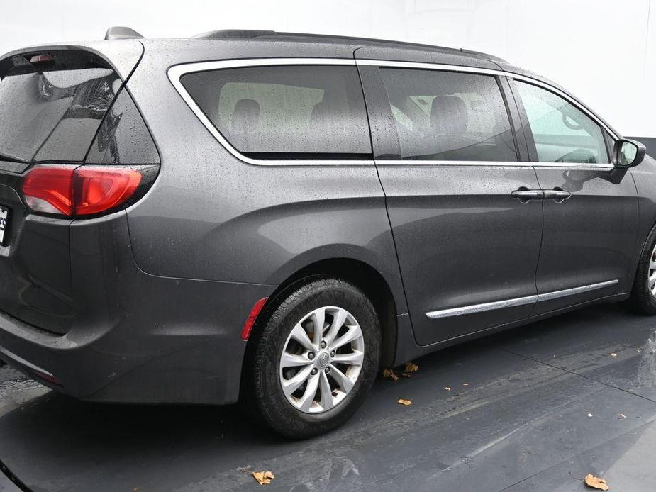 used 2017 Chrysler Pacifica car, priced at $13,995