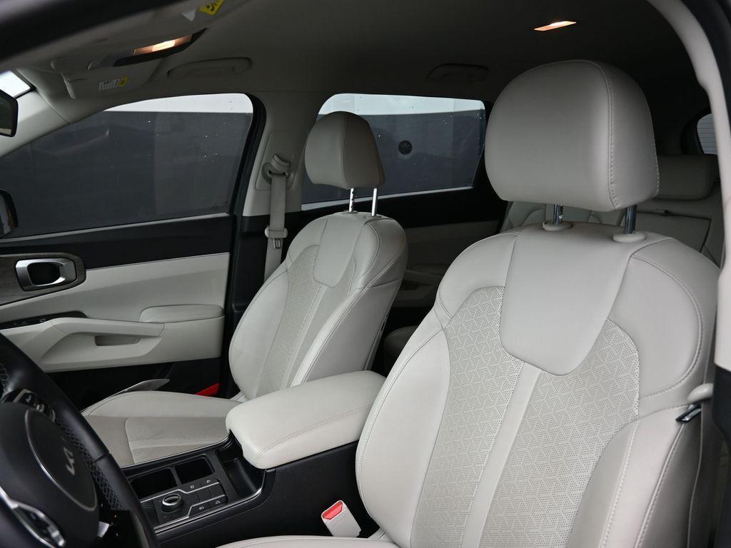 used 2022 Kia Sorento car, priced at $28,623
