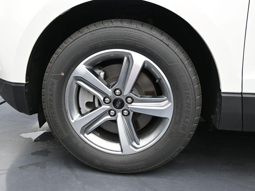 used 2024 Ford Edge car, priced at $28,122