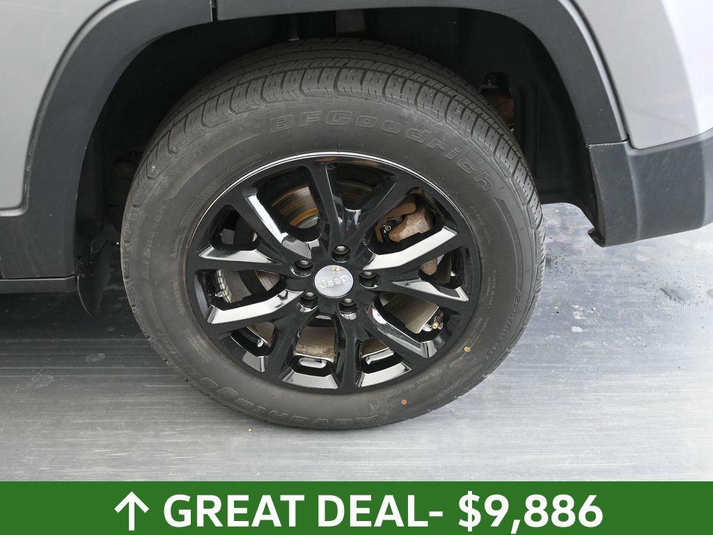 used 2015 Jeep Cherokee car, priced at $9,886