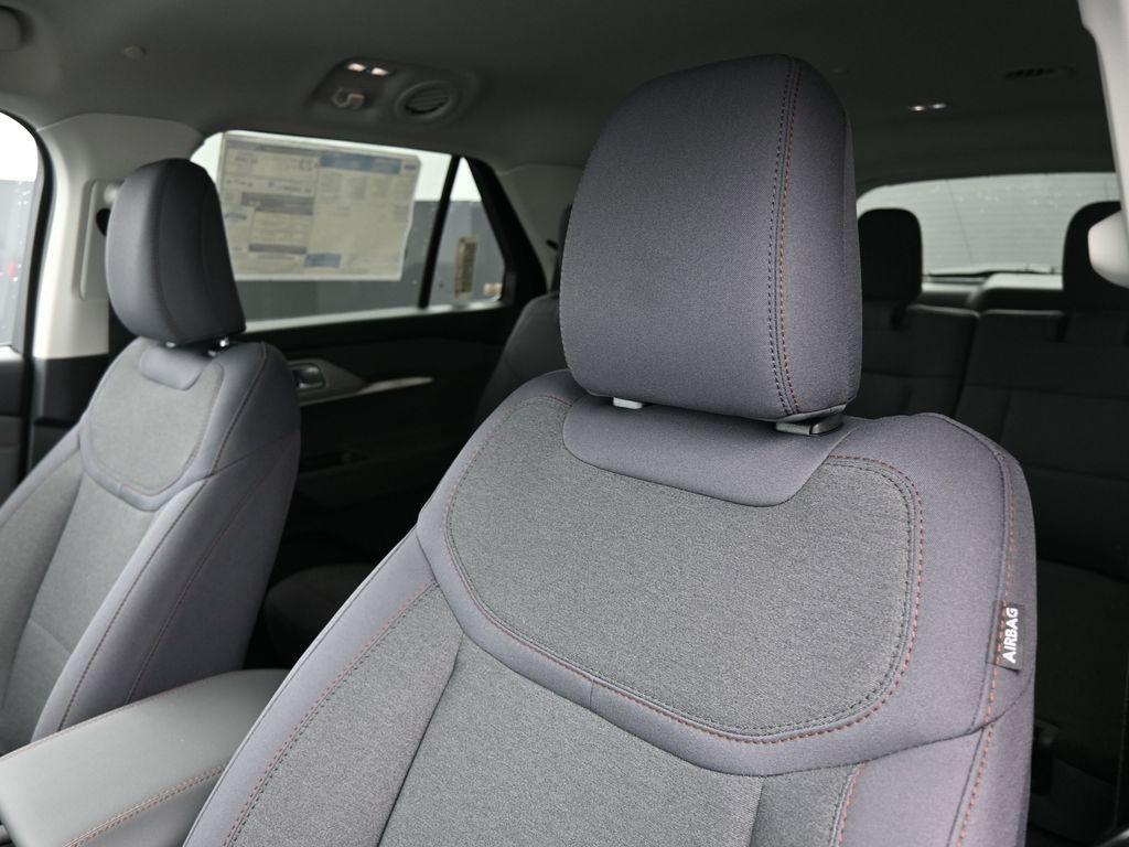 new 2025 Ford Explorer car, priced at $40,162