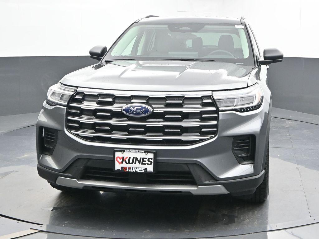 new 2025 Ford Explorer car, priced at $40,162