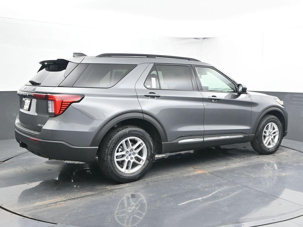 new 2025 Ford Explorer car, priced at $40,162