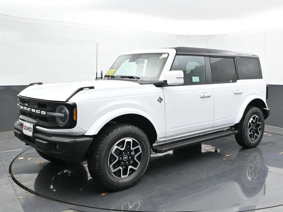 new 2024 Ford Bronco car, priced at $48,532