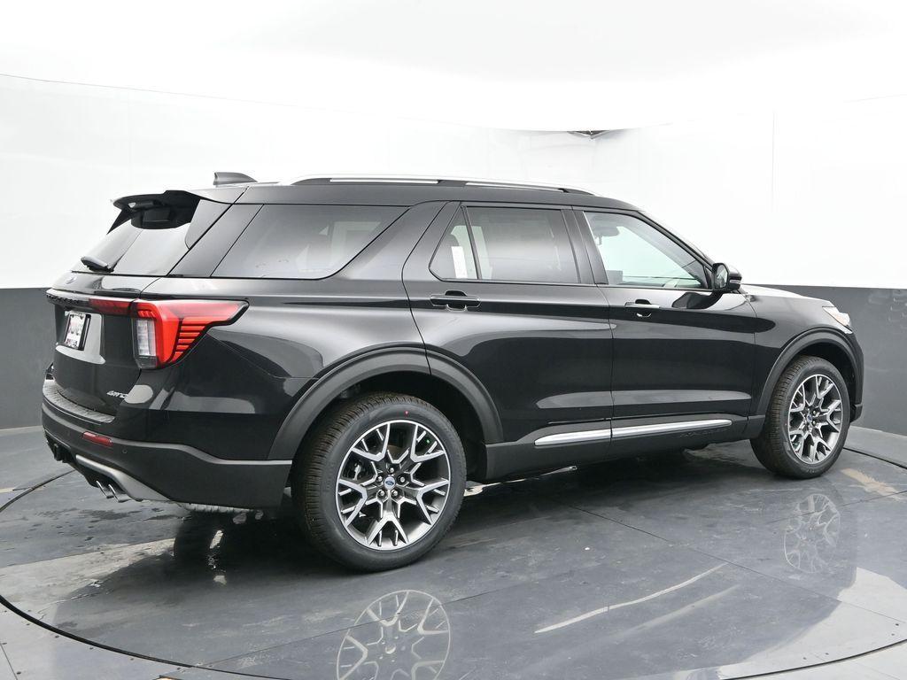 new 2025 Ford Explorer car, priced at $57,460