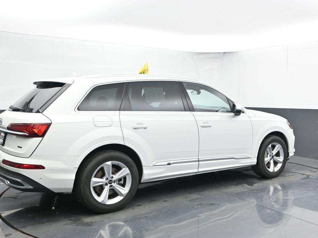 used 2024 Audi Q7 car, priced at $49,049