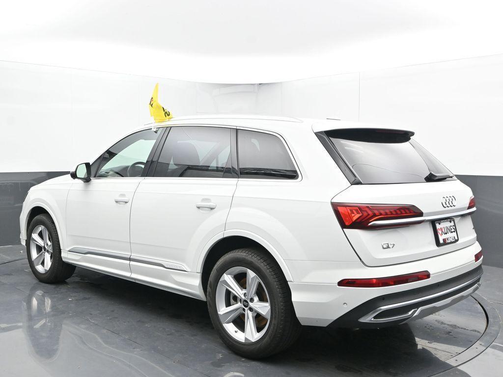 used 2024 Audi Q7 car, priced at $49,049