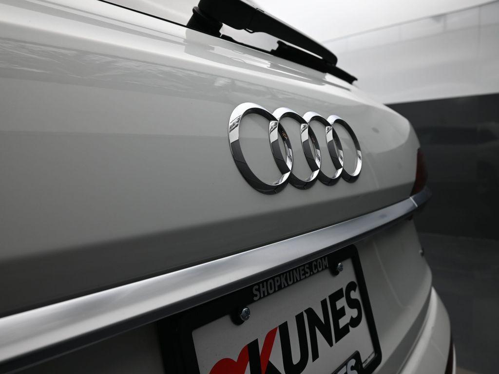 used 2024 Audi Q7 car, priced at $49,049