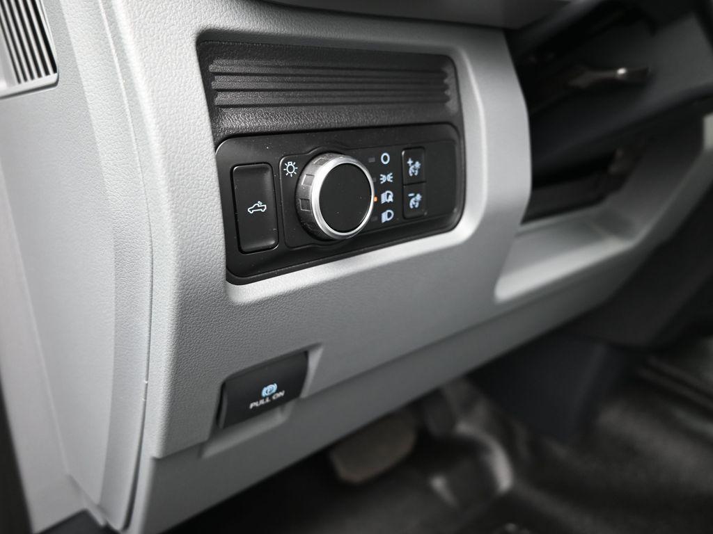 new 2024 Ford F-350 car, priced at $43,200