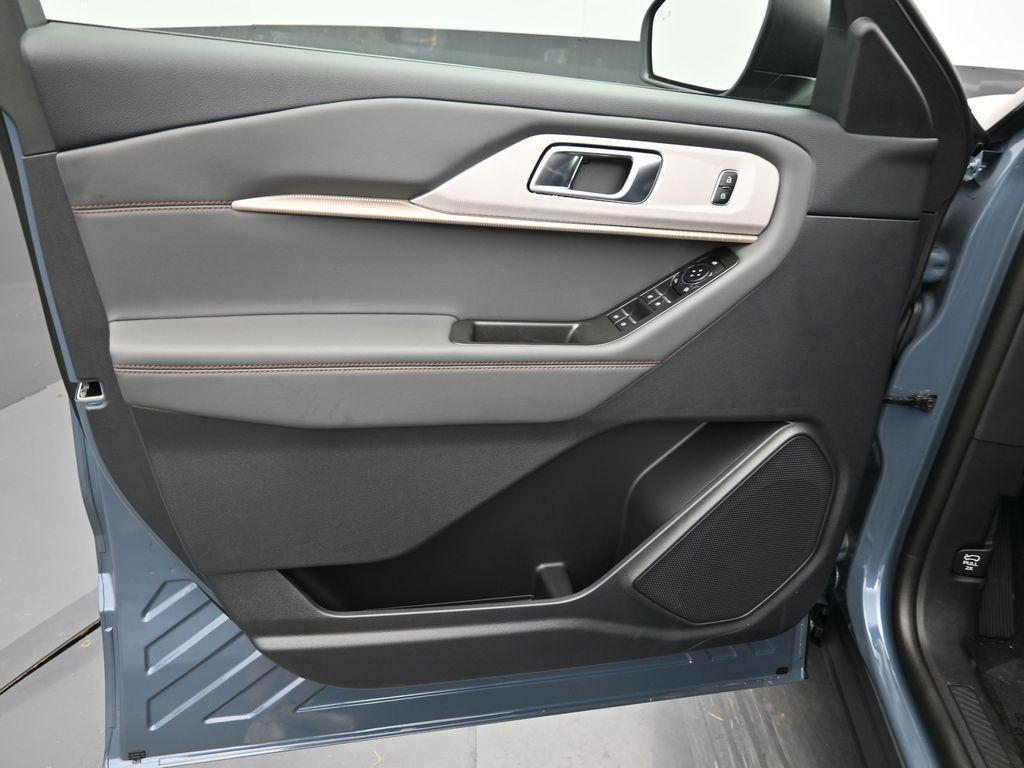 new 2025 Ford Explorer car, priced at $41,287