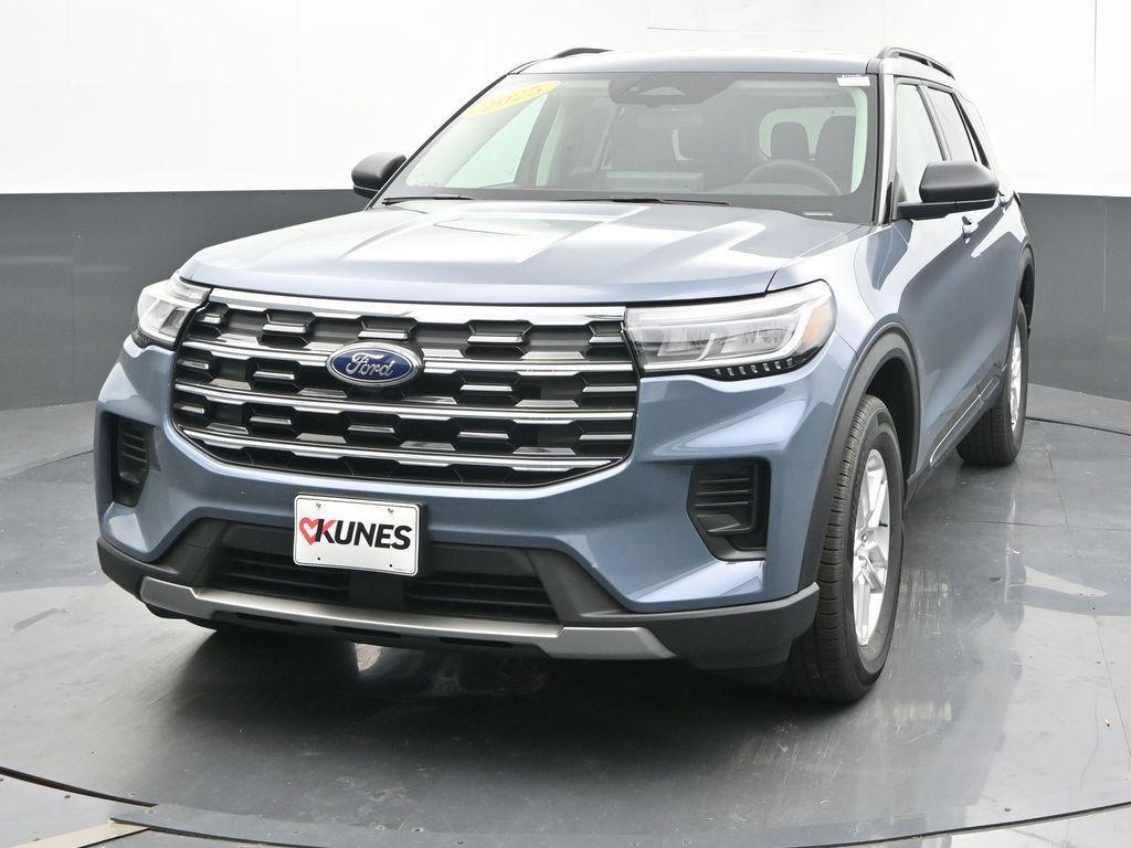 new 2025 Ford Explorer car, priced at $41,287