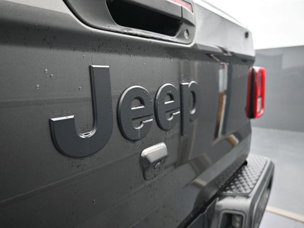 used 2021 Jeep Gladiator car, priced at $31,852