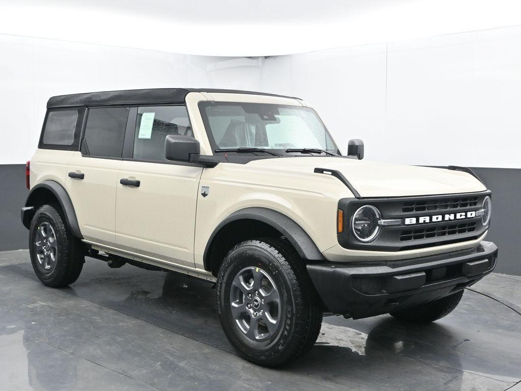 new 2025 Ford Bronco car, priced at $44,155
