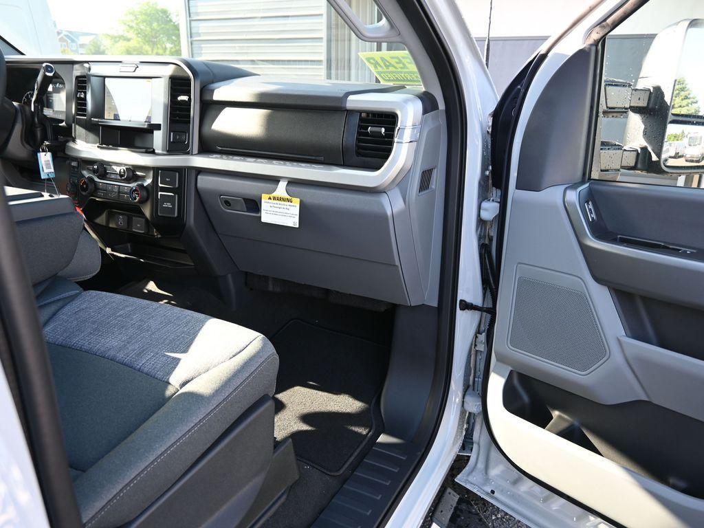 new 2025 Ford F-250 car, priced at $57,467
