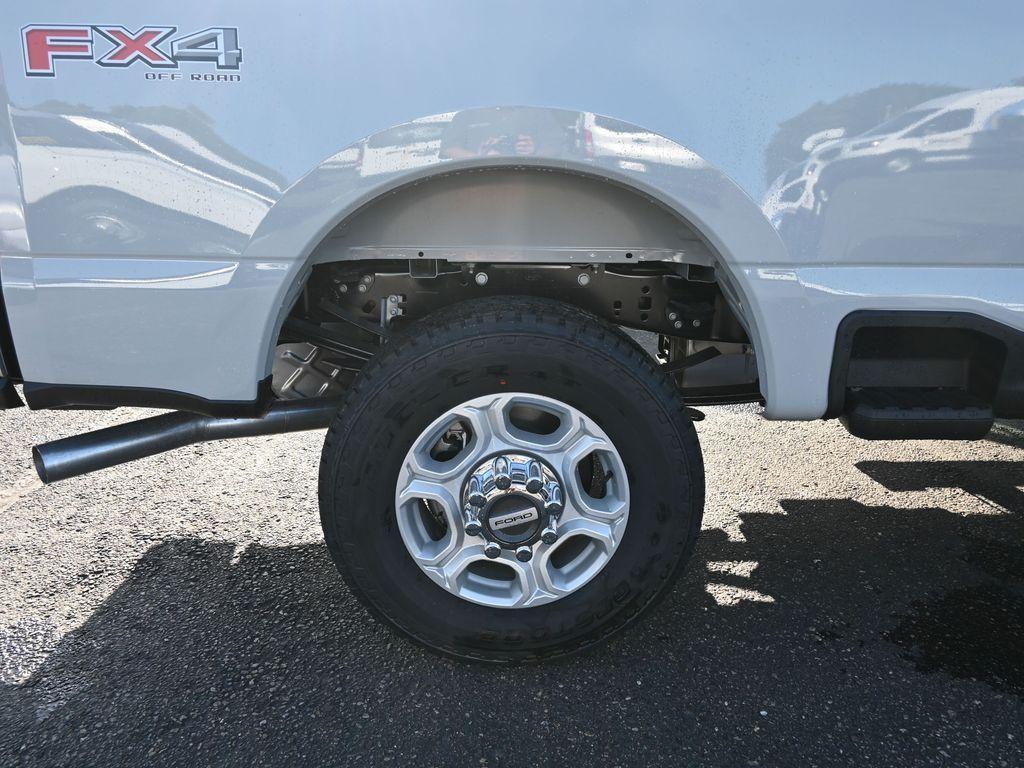new 2025 Ford F-250 car, priced at $57,467