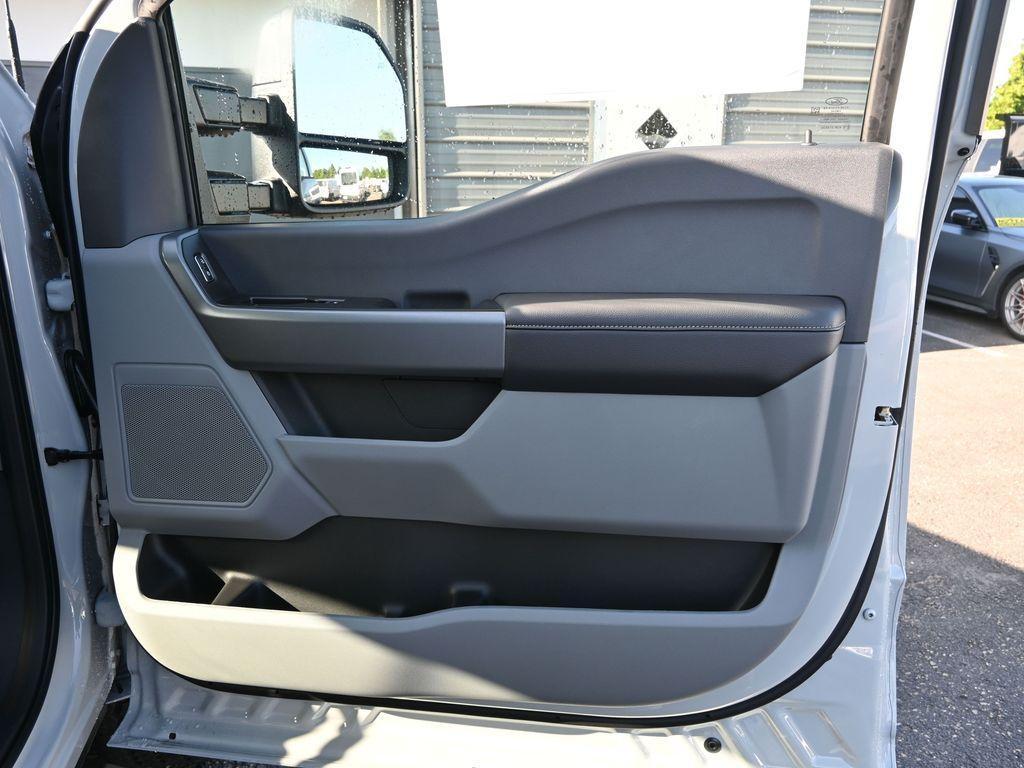 new 2025 Ford F-250 car, priced at $57,467