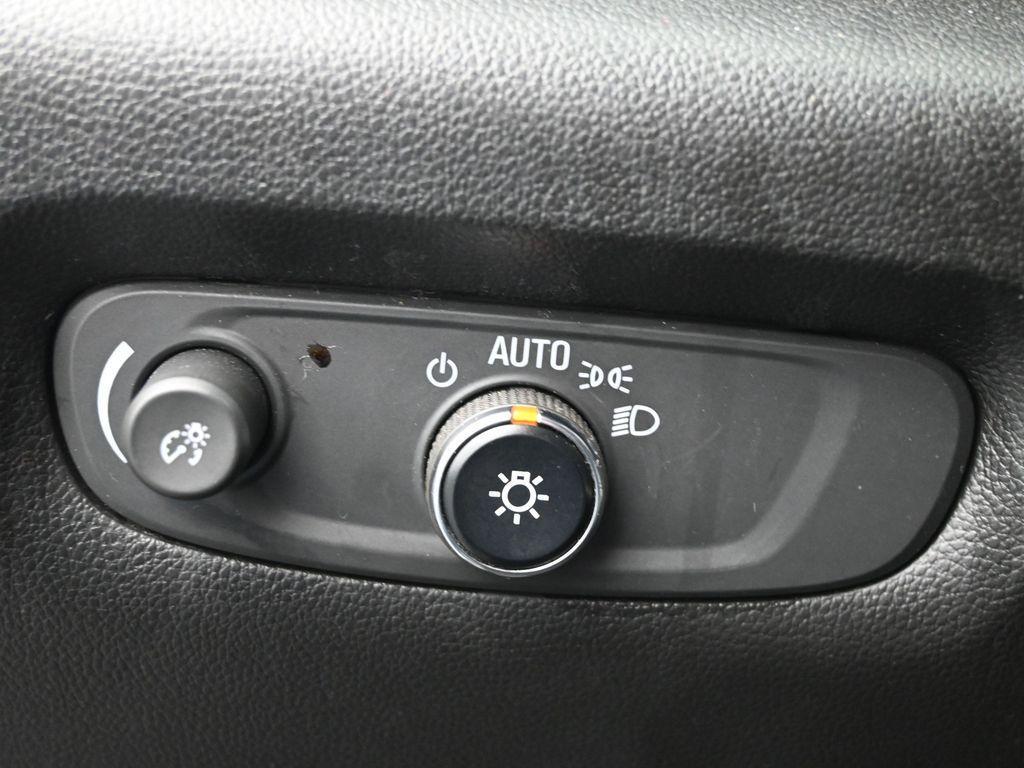 used 2023 Chevrolet Traverse car, priced at $26,969