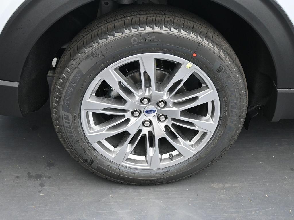 new 2025 Ford Explorer car, priced at $45,122