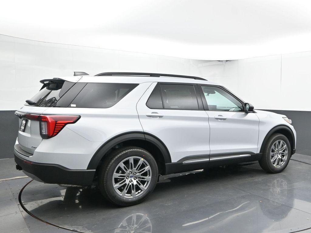 new 2025 Ford Explorer car, priced at $45,122