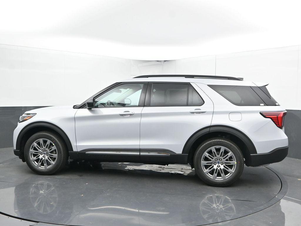new 2025 Ford Explorer car, priced at $45,122