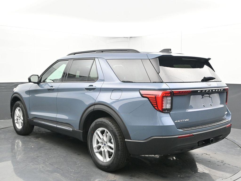 new 2025 Ford Explorer car, priced at $39,048