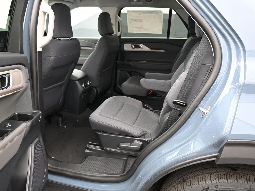 new 2025 Ford Explorer car, priced at $39,048