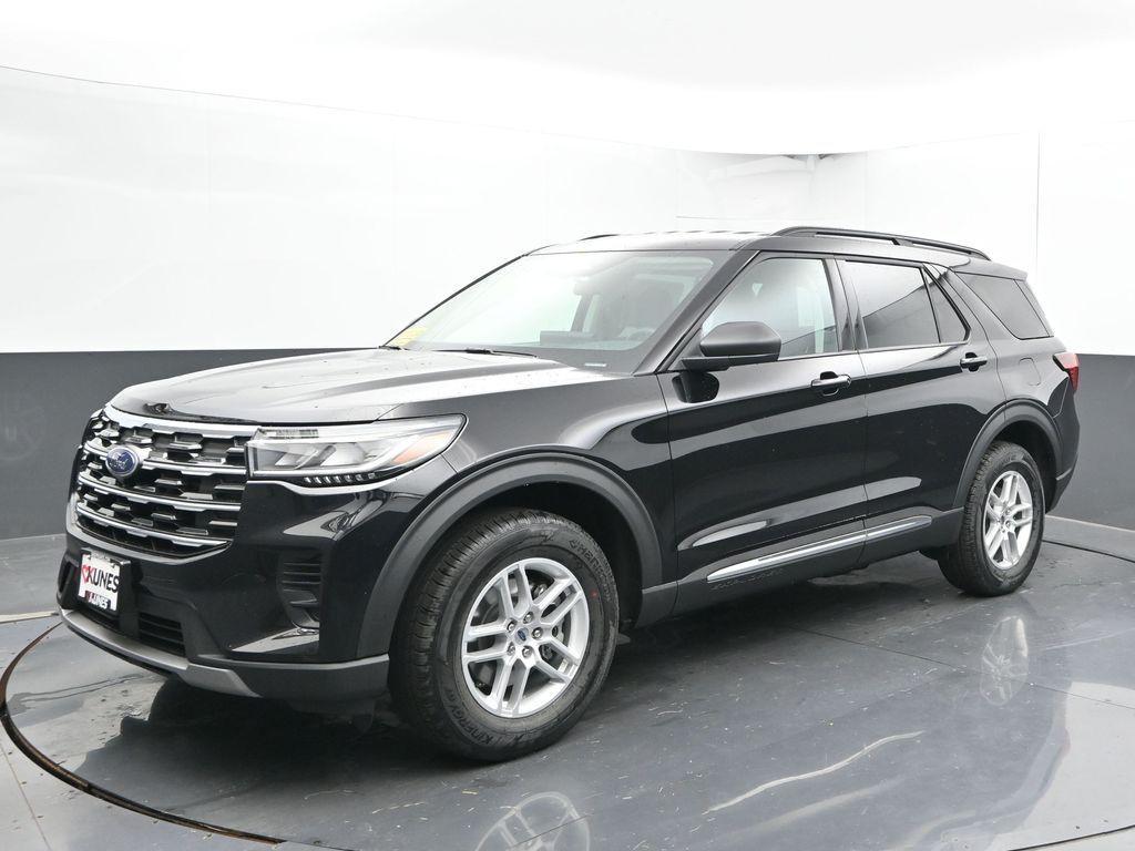 new 2025 Ford Explorer car, priced at $40,162