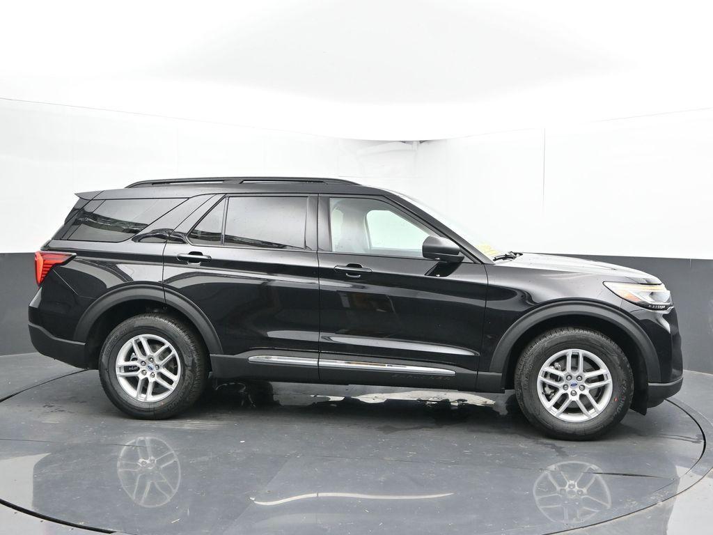 new 2025 Ford Explorer car, priced at $40,162