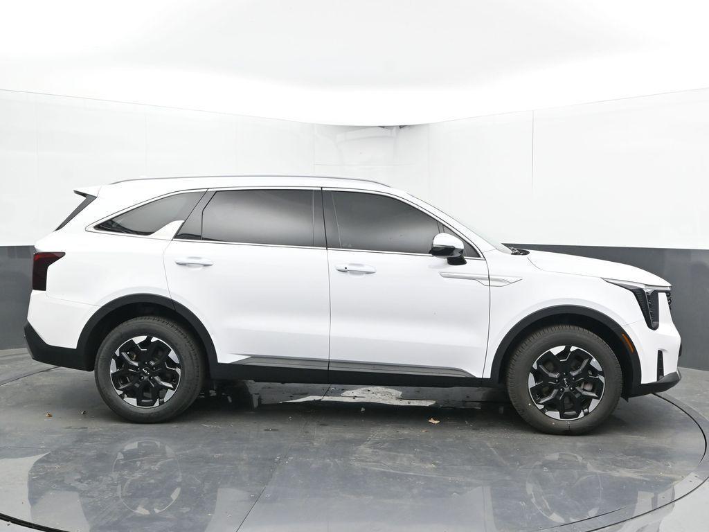 used 2024 Kia Sorento car, priced at $33,316