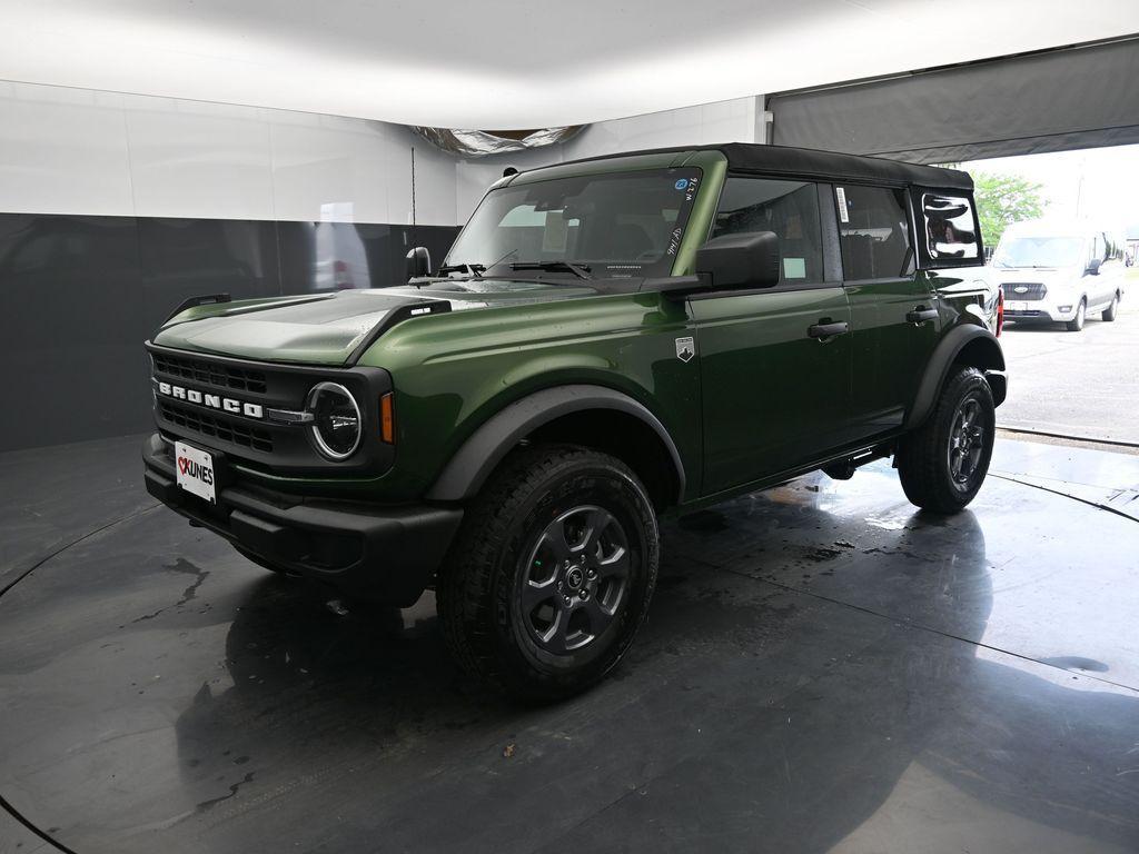new 2025 Ford Bronco car, priced at $44,155
