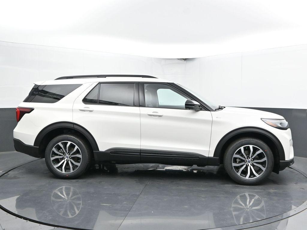 new 2025 Ford Explorer car, priced at $47,700