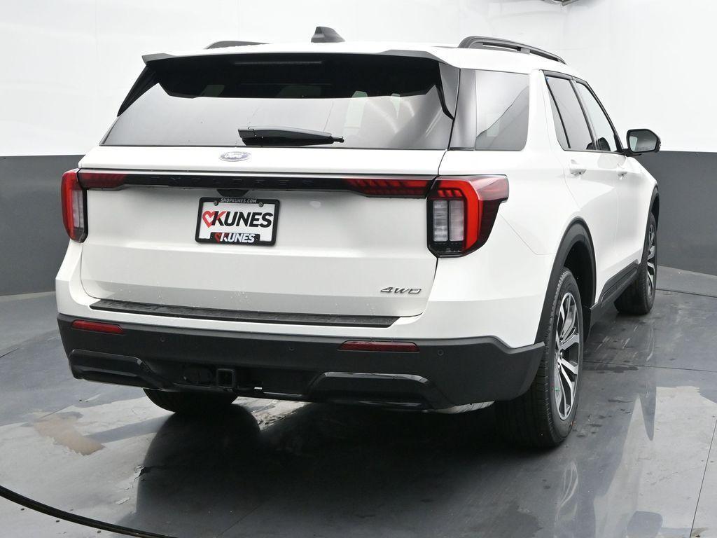 new 2025 Ford Explorer car, priced at $47,700