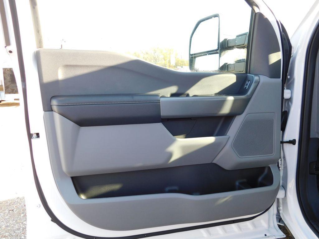 new 2024 Ford F-350 car, priced at $55,970