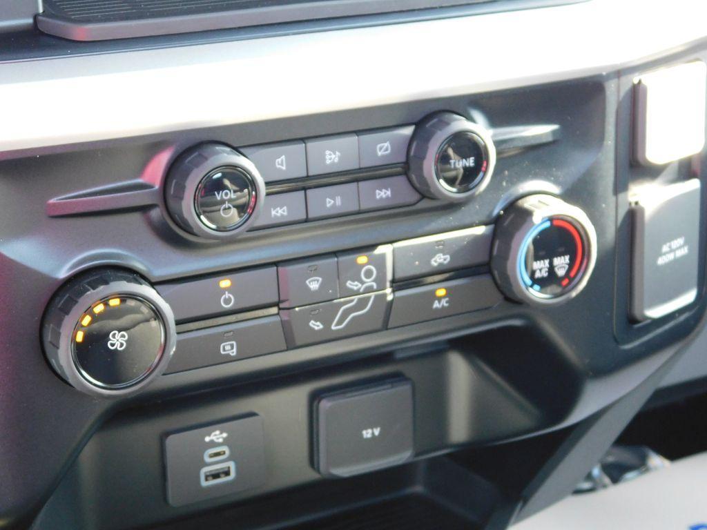new 2024 Ford F-350 car, priced at $55,970