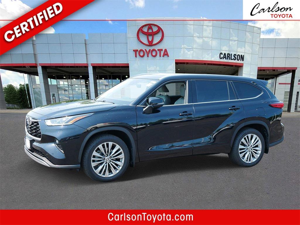 used 2022 Toyota Highlander car, priced at $37,892