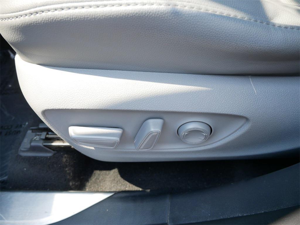 used 2022 Toyota Highlander car, priced at $35,000
